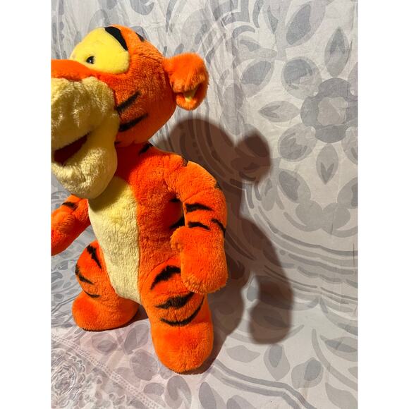Vintage 90s Disney Store Tigger Large 22" Stuffed Plush Winnie The Pooh Toy - Picture 3 of 12